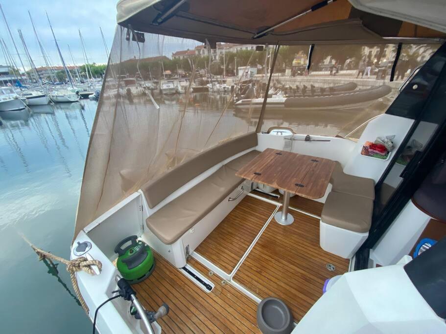 Hotel Sejour Sur Bateau De Plaisance Mandelieu Exterior foto